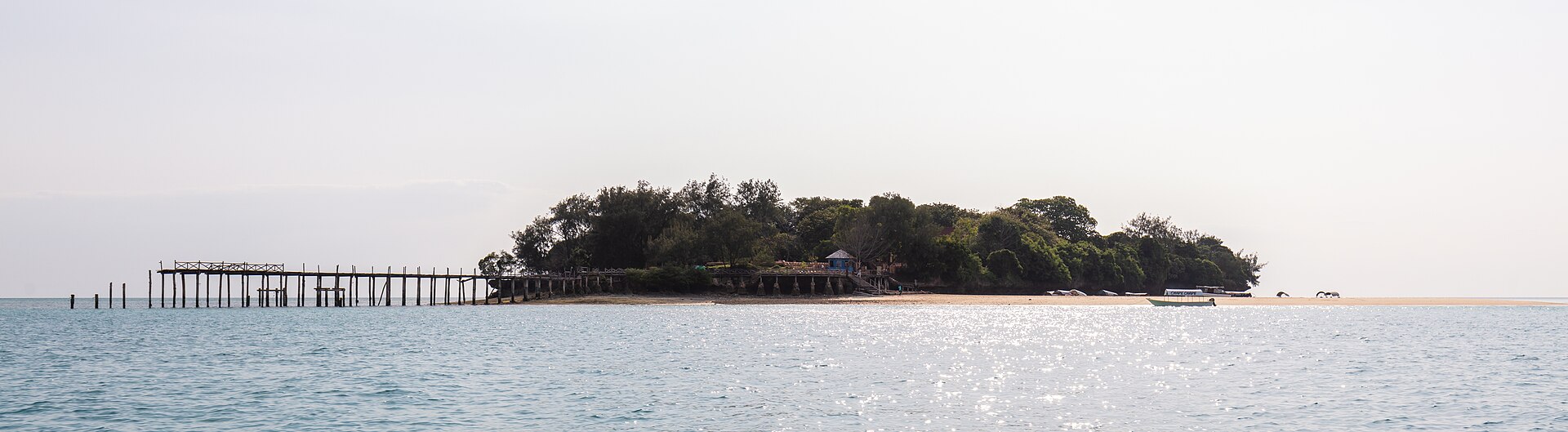 Jetty and shore of Changuu