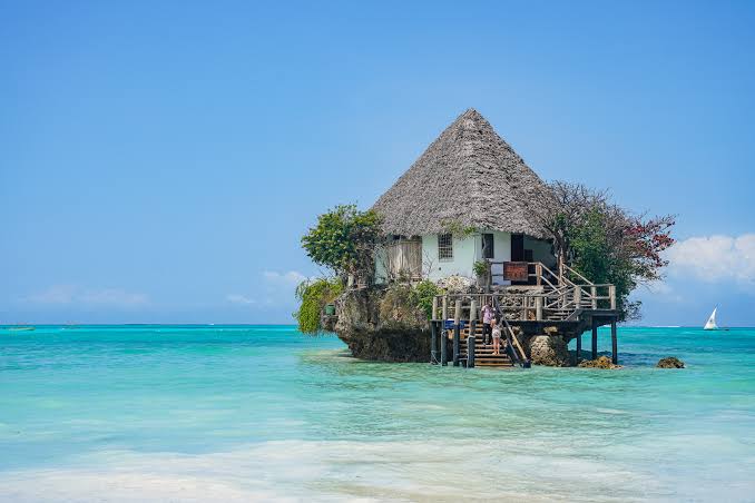 Restaurant on a coral rock at Pingwe